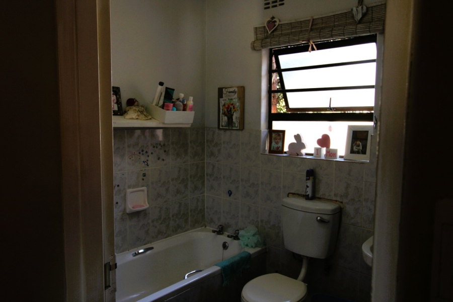 5 Bedroom Property for Sale in Gonubie North Eastern Cape